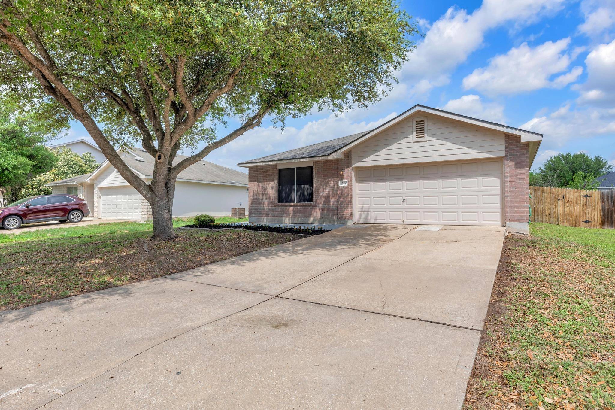 226 Sylvan ST, Hutto, TX 78634