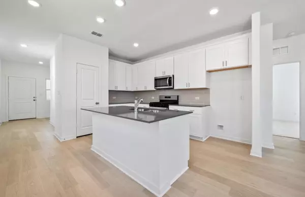 Buda, TX 78610,304 Kapok ST