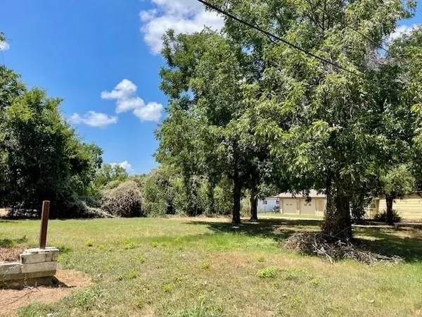 Cameron, TX 76520,806 N Madison Ave