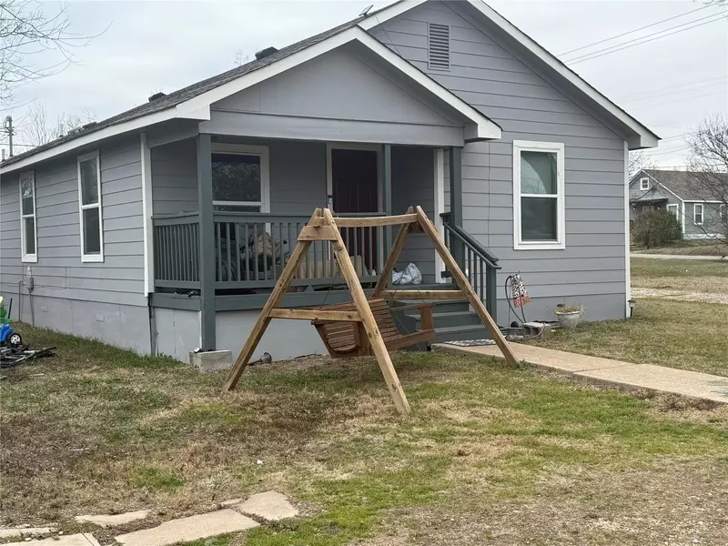 207 & 211 Murphy ST, Taylor, TX 76574