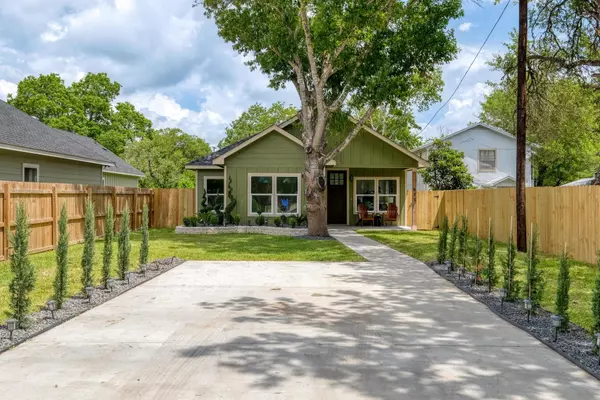 Lockhart, TX 78644,815 Fir LN