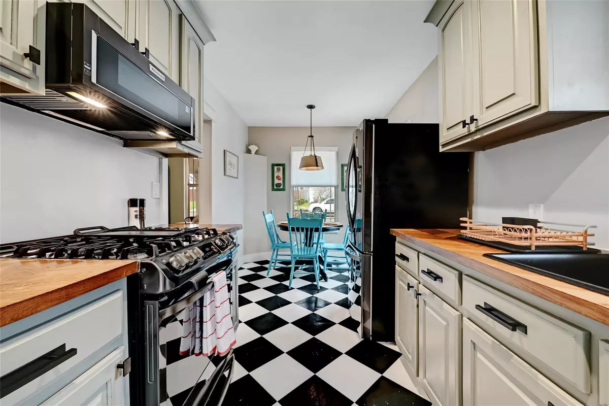Austin, TX 78722,2952 Higgins ST