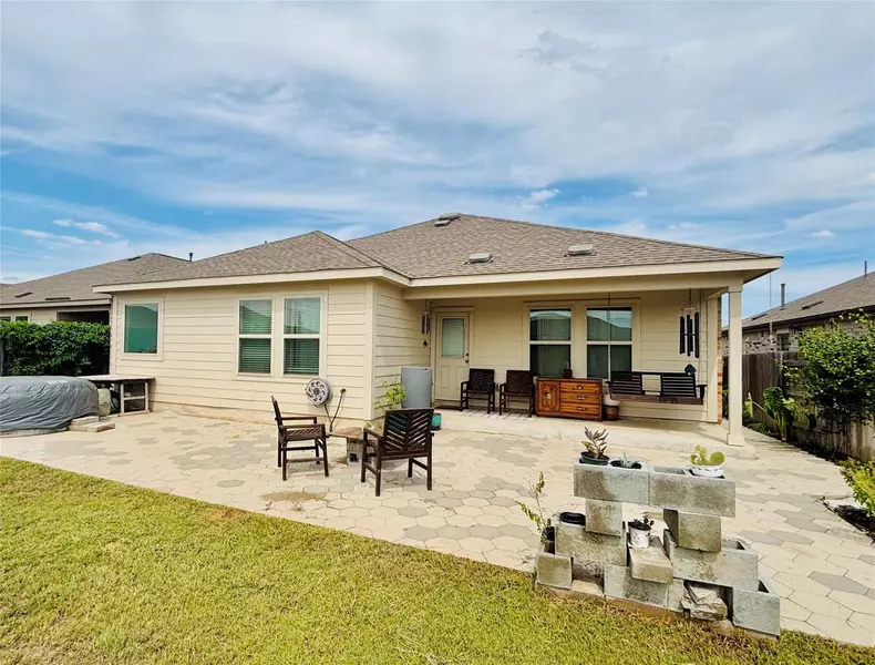 129 Esparza DR, Bastrop, TX 78602