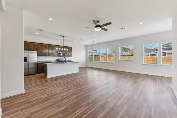 Smithville, TX 78957,104 Callie ST