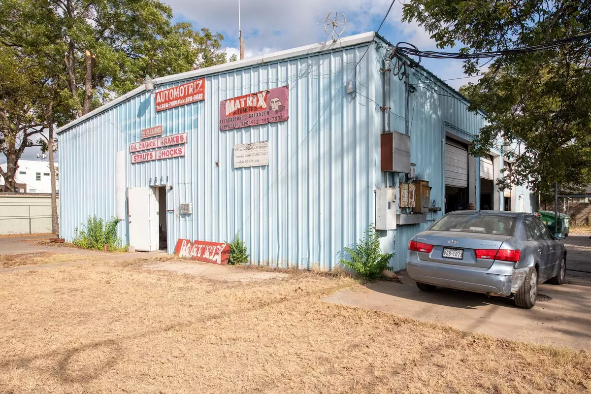 Austin, TX 78702,3228 E 5th ST