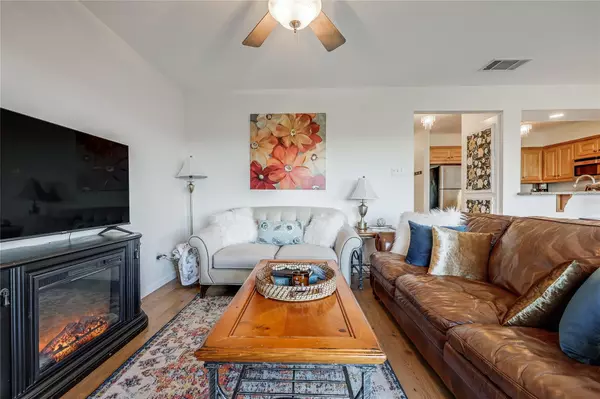 Lago Vista, TX 78645,3216 Poe CV #5D