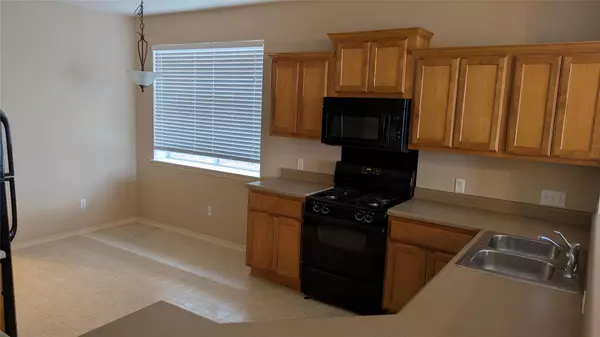 Round Rock, TX 78665,833 Rusk RD