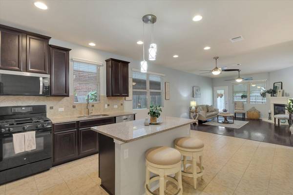 298 Nivens DR, Buda, TX 78610