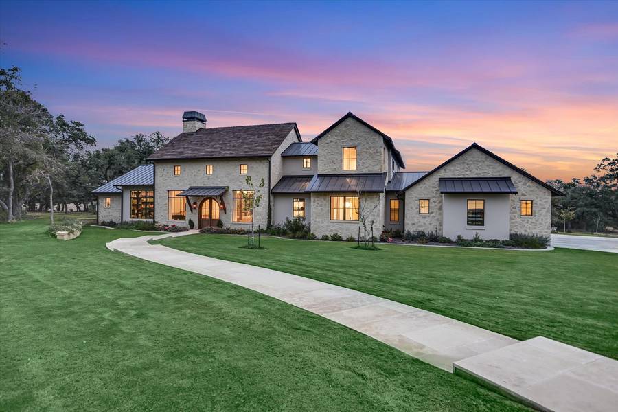 321 Flatcreek TRL, Wimberley, TX 78676