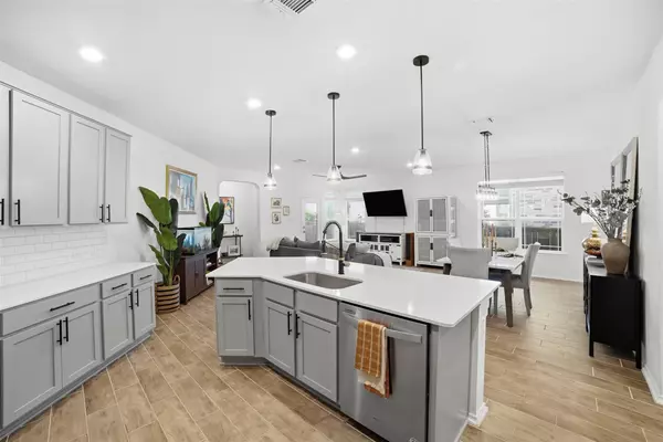 Hutto, TX 78634,517 Lady Swiss LN