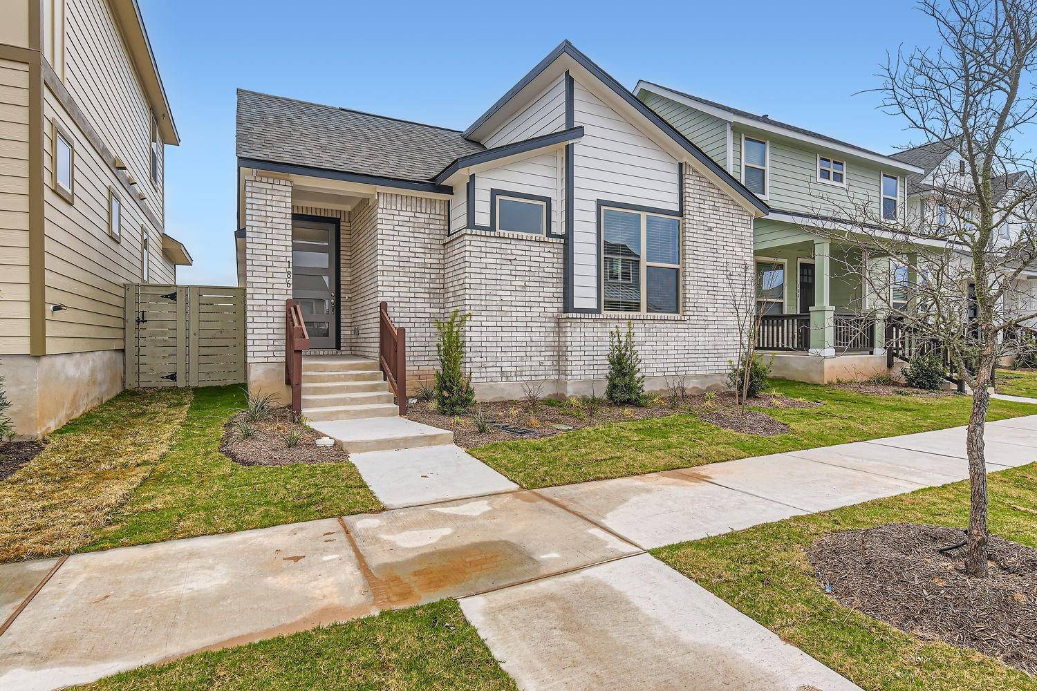 186 Weaver LN, Bastrop, TX 78602