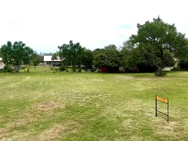 103 Pitchfork DR, Johnson City, TX 78636