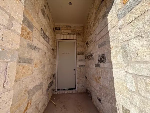 Bastrop, TX 78602,130 Rita Blanca BND