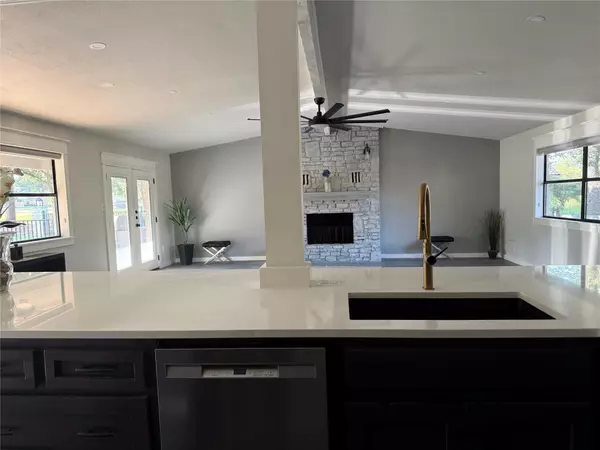 Horseshoe Bay, TX 78657,105 Southern SPUR