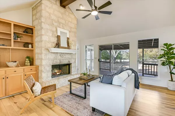 Wimberley, TX 78676,302 Valley DR