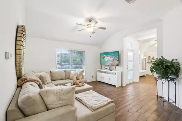 Lakeway, TX 78734,201 Sailmaster ST