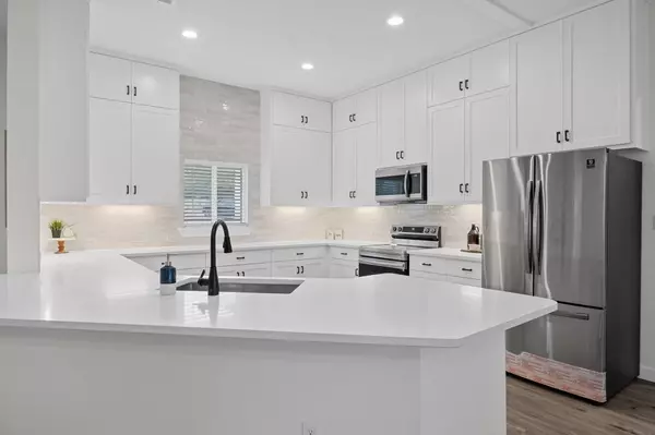 17701 Village DR, Dripping Springs, TX 78620