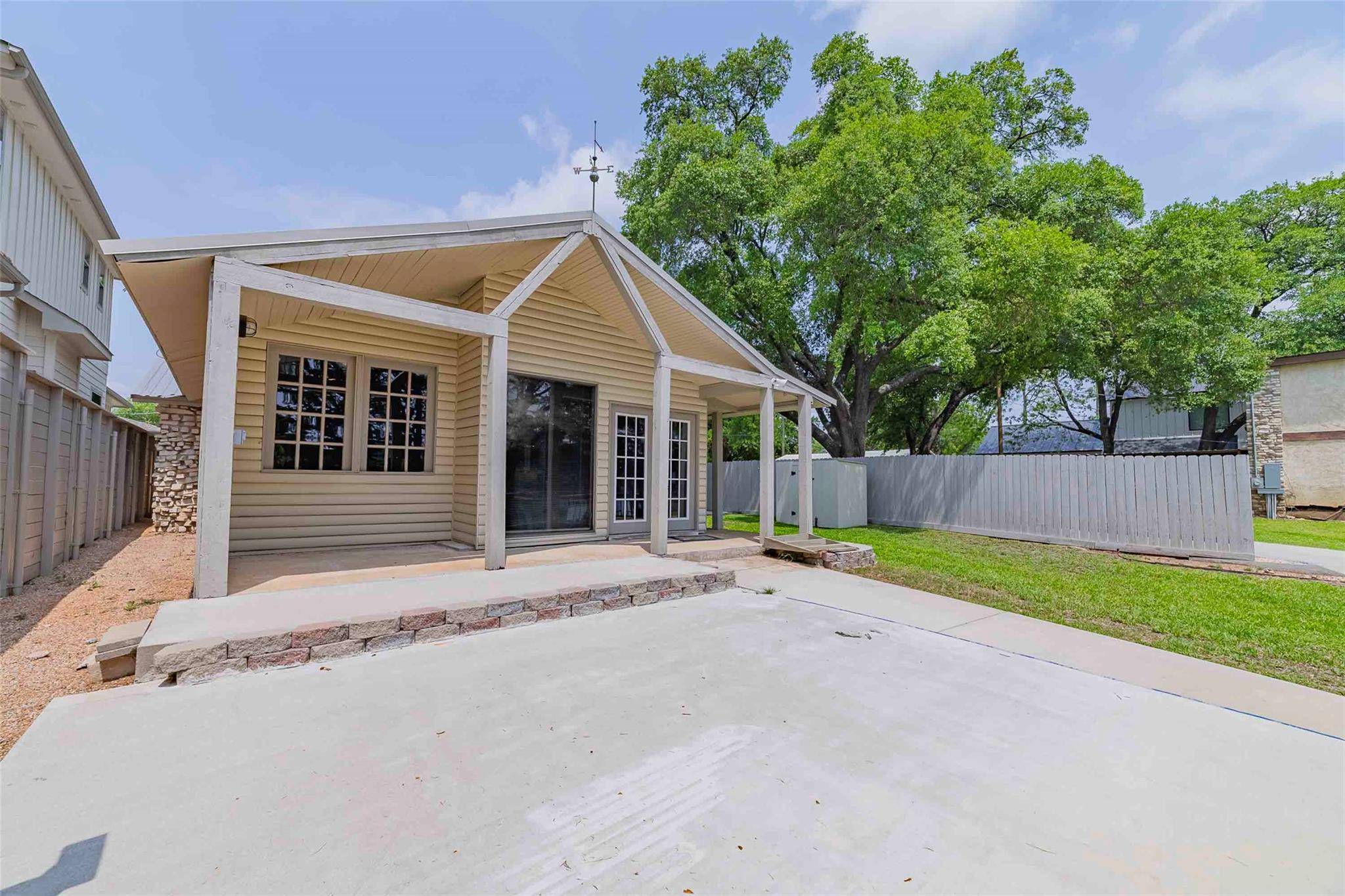 Kingsland, TX 78639,2242 Williams Lakeshore DR