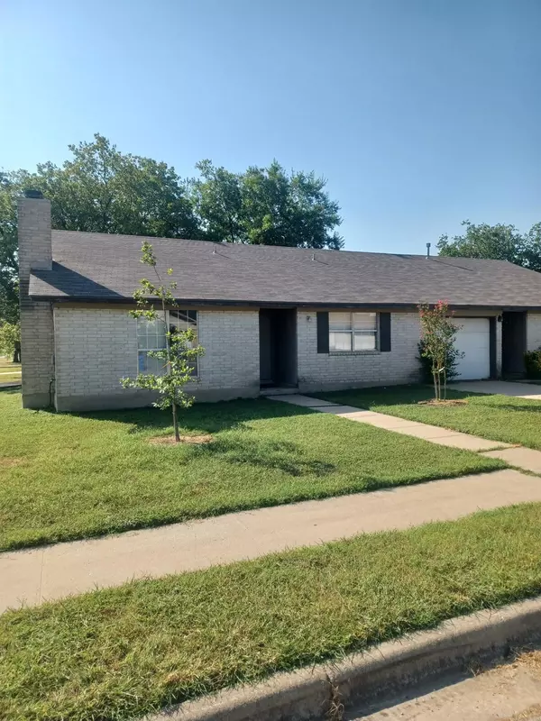 301 12th ST #A, Pflugerville, TX 78660