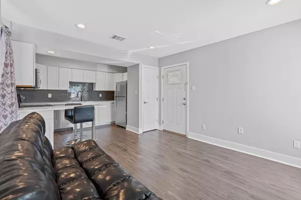 Austin, TX 78752,935 La Posada DR #254