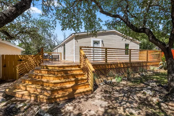 21503 Coyote TRL, Lago Vista, TX 78645