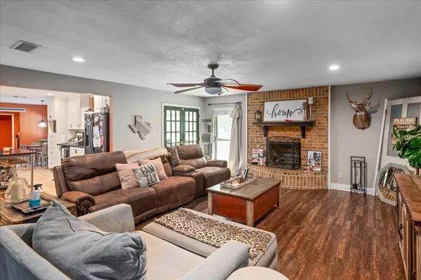 Lockhart, TX 78644,1619 Twin Island DR