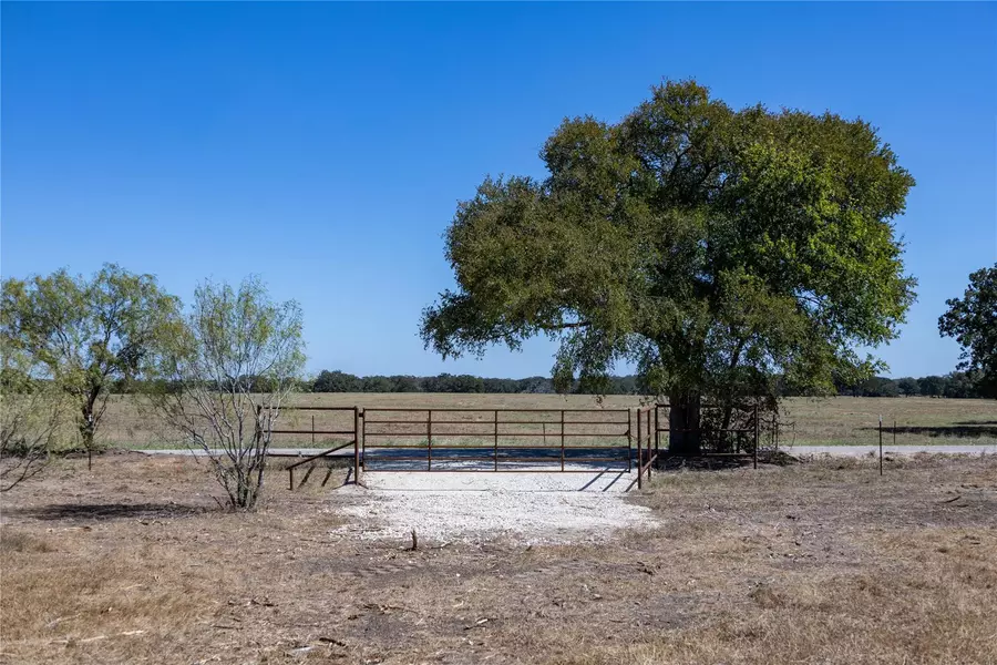 155 Spanish Oak RD, Dale, TX 78616