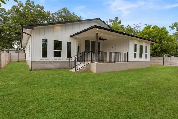 Elgin, TX 78621,108 Bill ST