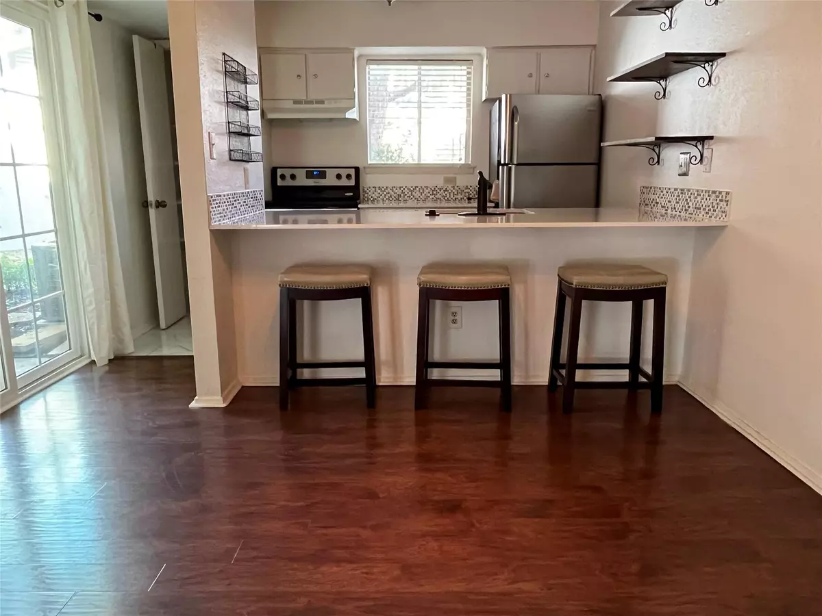 Austin, TX 78731,6910 Hart LN #703
