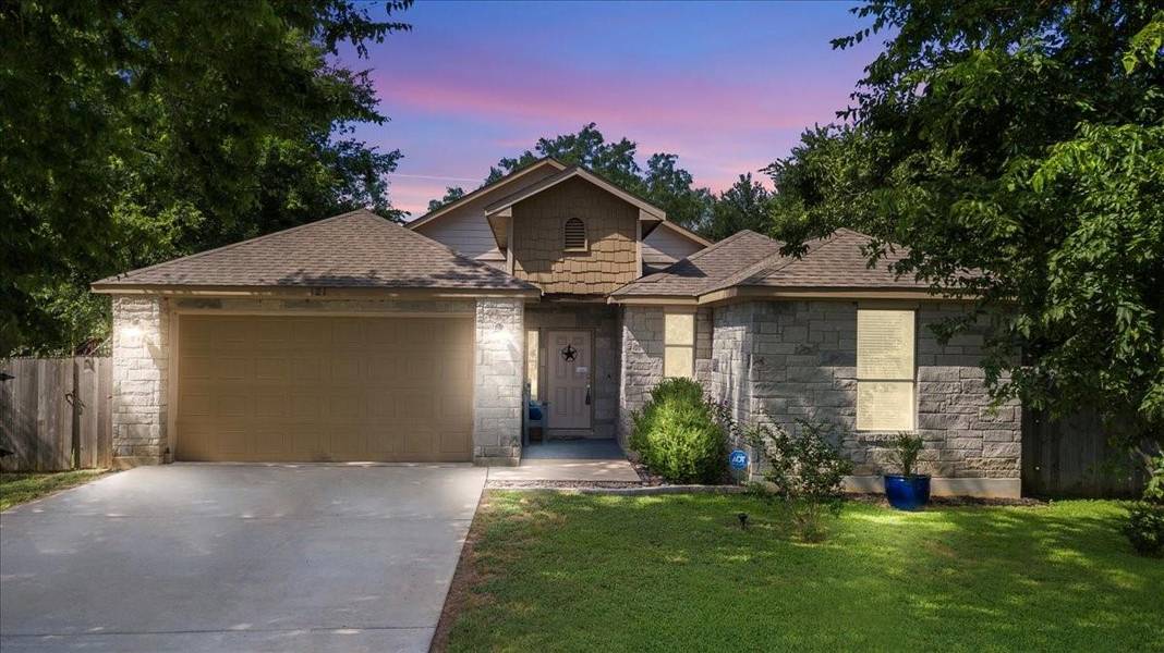 121 W Pauwela LN, Bastrop, TX 78602