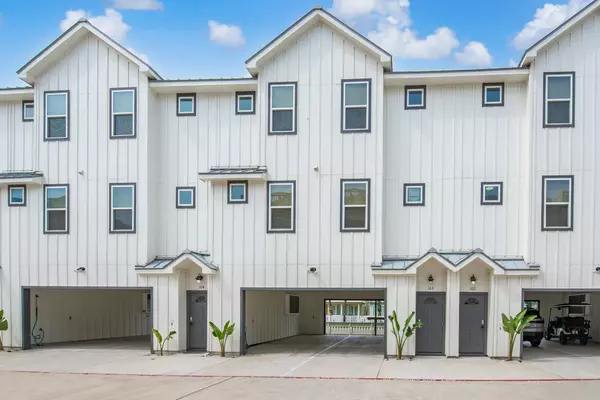 603 E Avenue G #103, Port Aransas, TX 78373