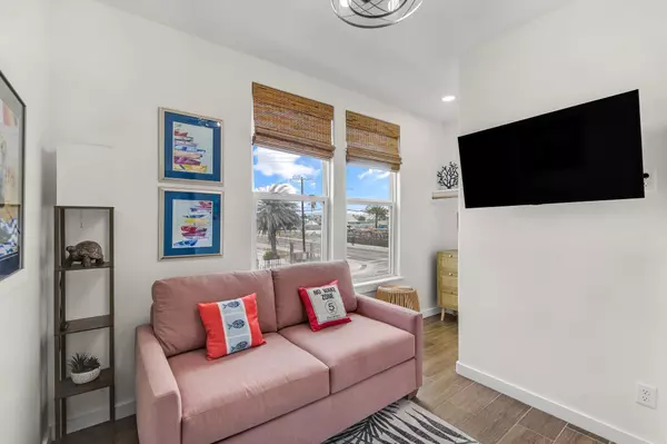 Port Aransas, TX 78373,603 E Avenue G #103