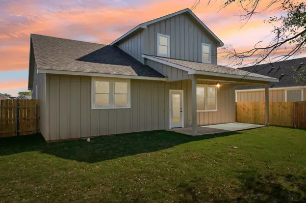 Smithville, TX 78957,109 Callie ST