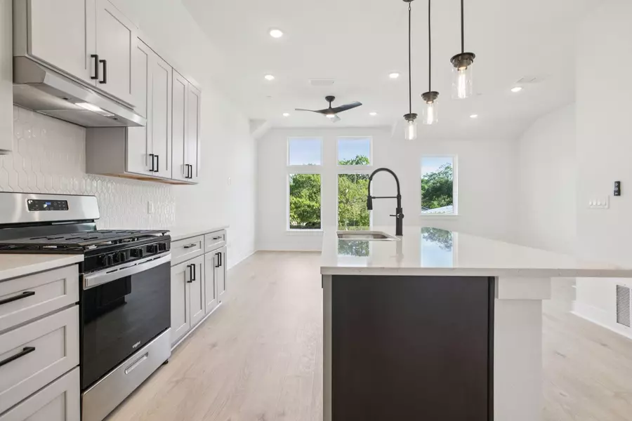 200 W 56th ST #1103, Austin, TX 78751