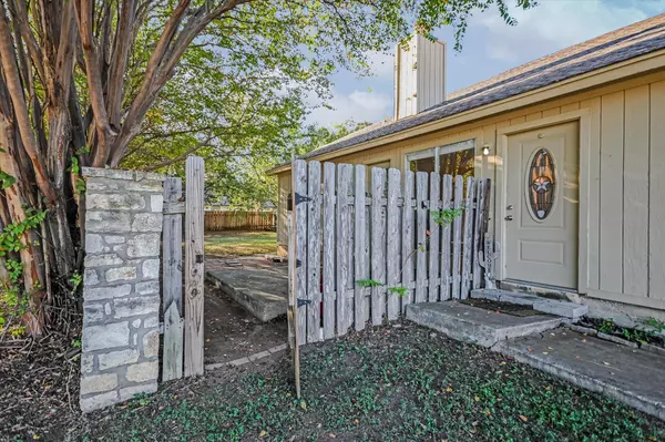 Lakeway, TX 78734,305 Regatta CT