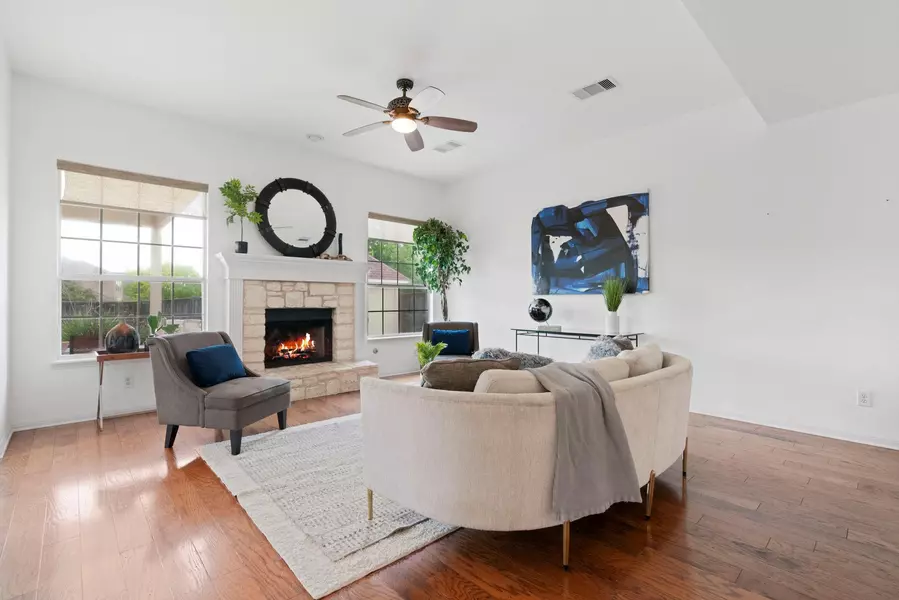 207 Silver Oak DR, Round Rock, TX 78664