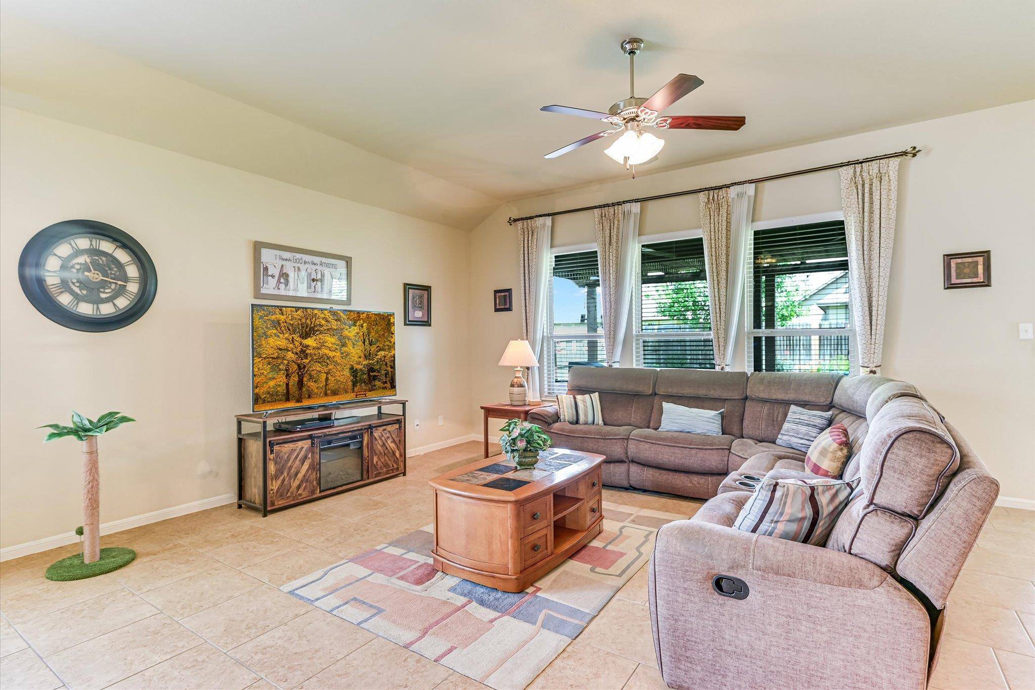 New Braunfels, TX 78132,5642 Briar Knoll KNL