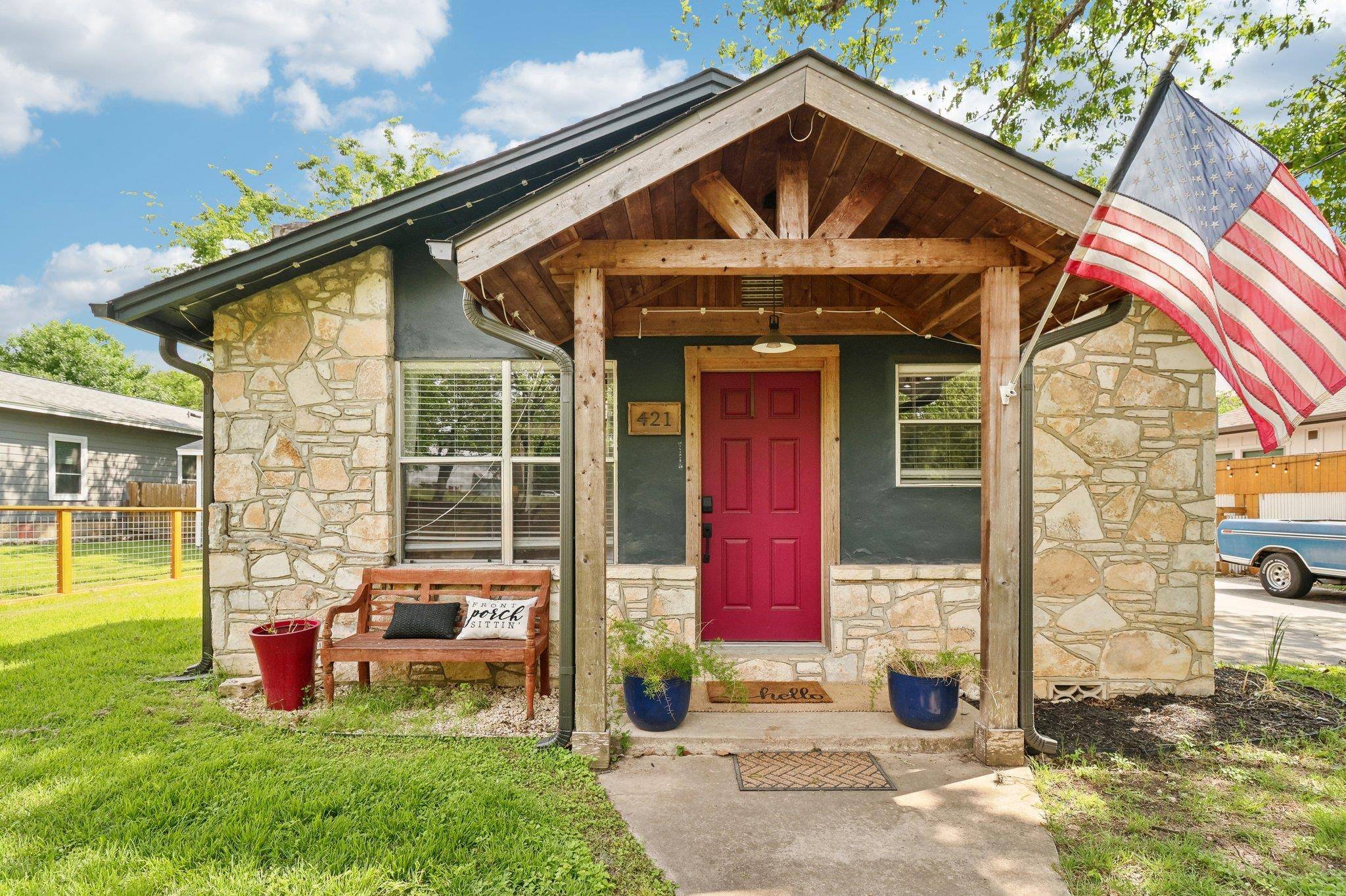 421 James ST, Boerne, TX 78006
