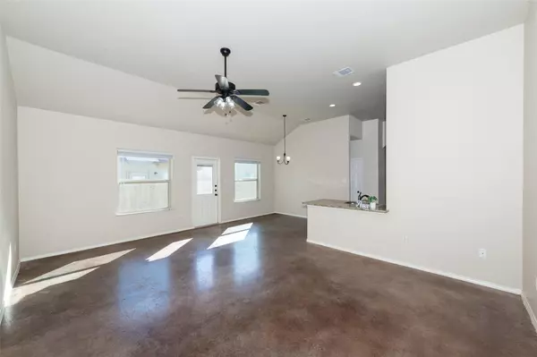 Buda, TX 78610,245 Joanne LOOP #B