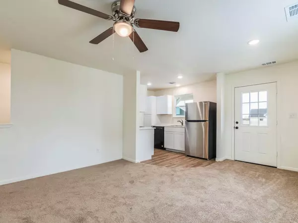 Taylor, TX 76574,2002 W 2nd ST #902