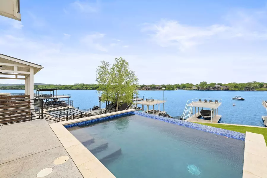 1324 Euel Moore DR, Kingsland, TX 78639