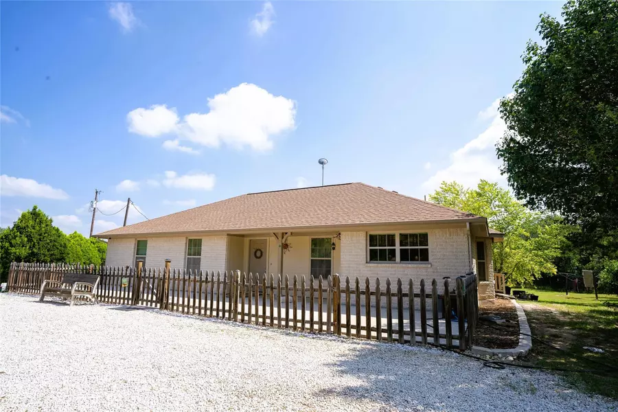 194 Rabbit TRL, Dale, TX 78616