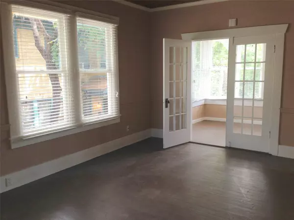 Austin, TX 78701,705 W 11th ST