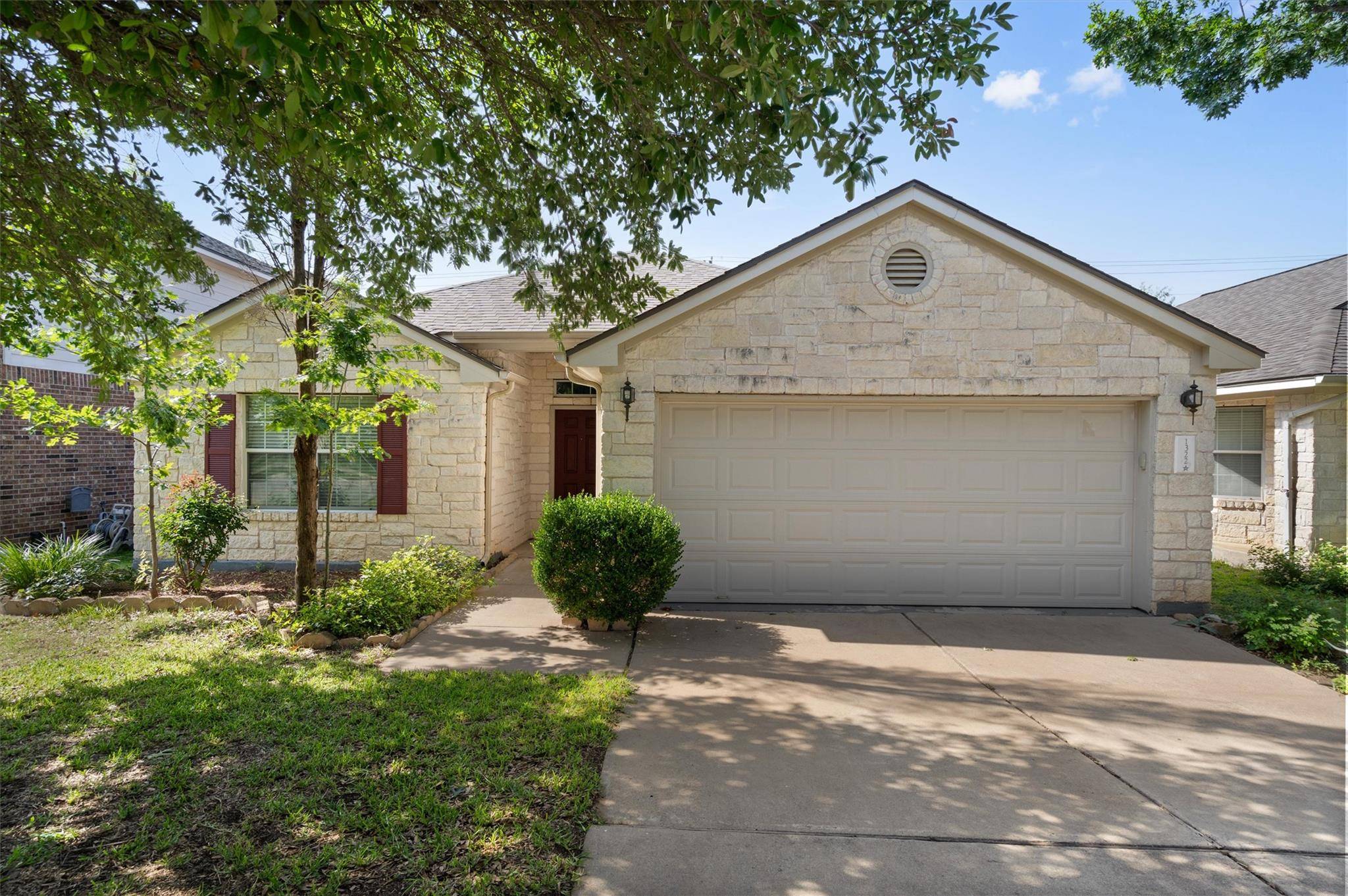 1322 Tumbling River DR, Leander, TX 78641