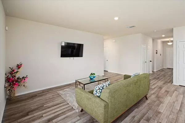 Taylor, TX 76574,212 Gunther WAY