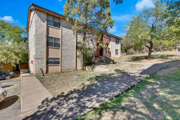 San Marcos, TX 78666,908 N Lbj DR #6