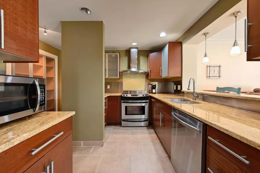 1707 Spyglass DR #74, Austin, TX 78746