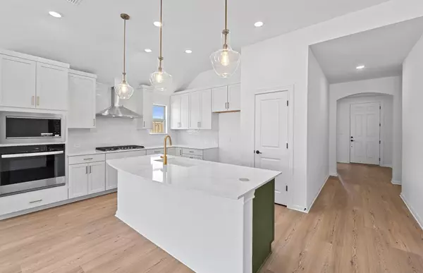 Spicewood, TX 78669,6913 Cliff Rose DR