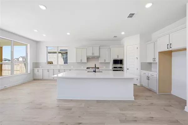 Leander, TX 78641,933 Sunny Ridge DR