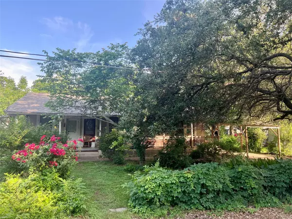 310 Smith LN, San Marcos, TX 78666
